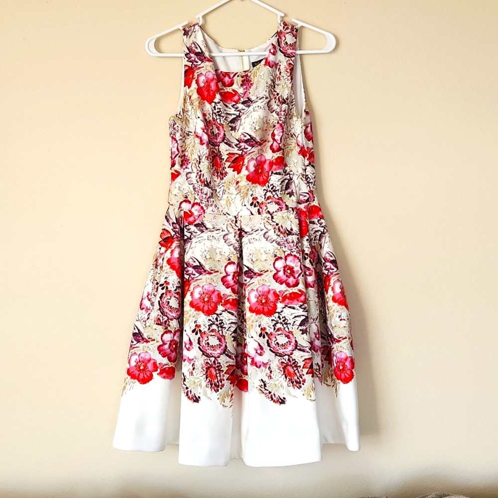Just...Taylor Size 2 Floral Dress